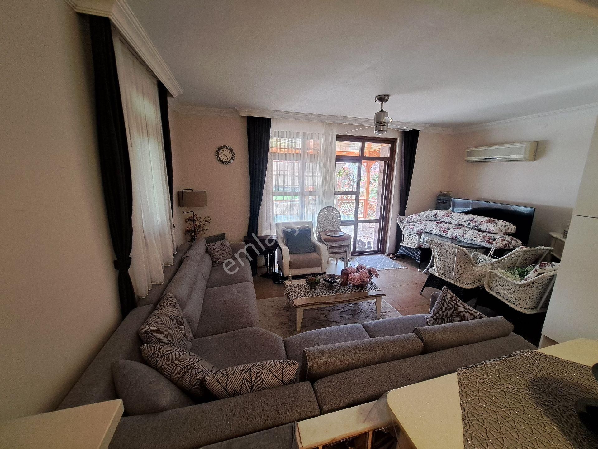 Seferihisar Ürkmez De 3+1 Havuzlu Site İçerisinde Satılık Villa - Görsel 9