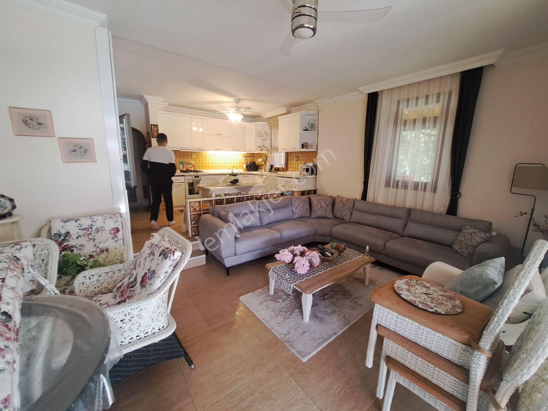 Seferihisar Ürkmez De 3+1 Havuzlu Site İçerisinde Satılık Villa - Görsel 6