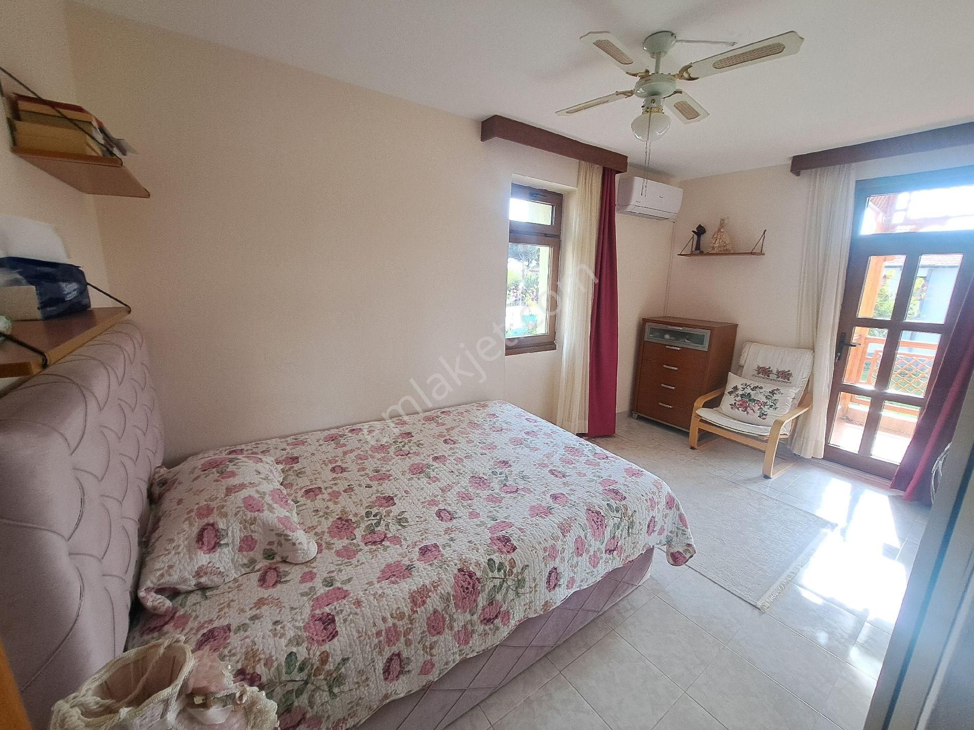 Seferihisar Ürkmez De 3+1 Havuzlu Site İçerisinde Satılık Villa - Görsel 23