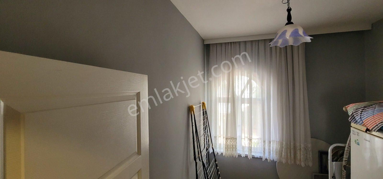 Mezitlide Site İçi Havuzlu Denize Sıfır 2+1 Geniş Oturum Daire - Görsel 9