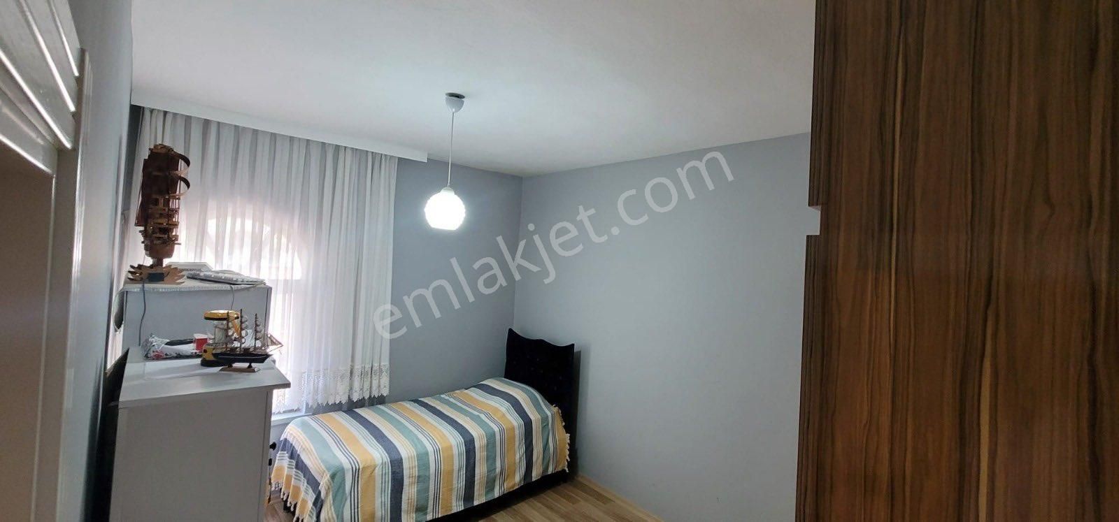 Mezitlide Site İçi Havuzlu Denize Sıfır 2+1 Geniş Oturum Daire - Görsel 5