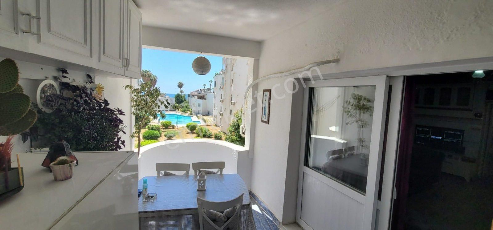 Mezitlide Site İçi Havuzlu Denize Sıfır 2+1 Geniş Oturum Daire - Görsel 13