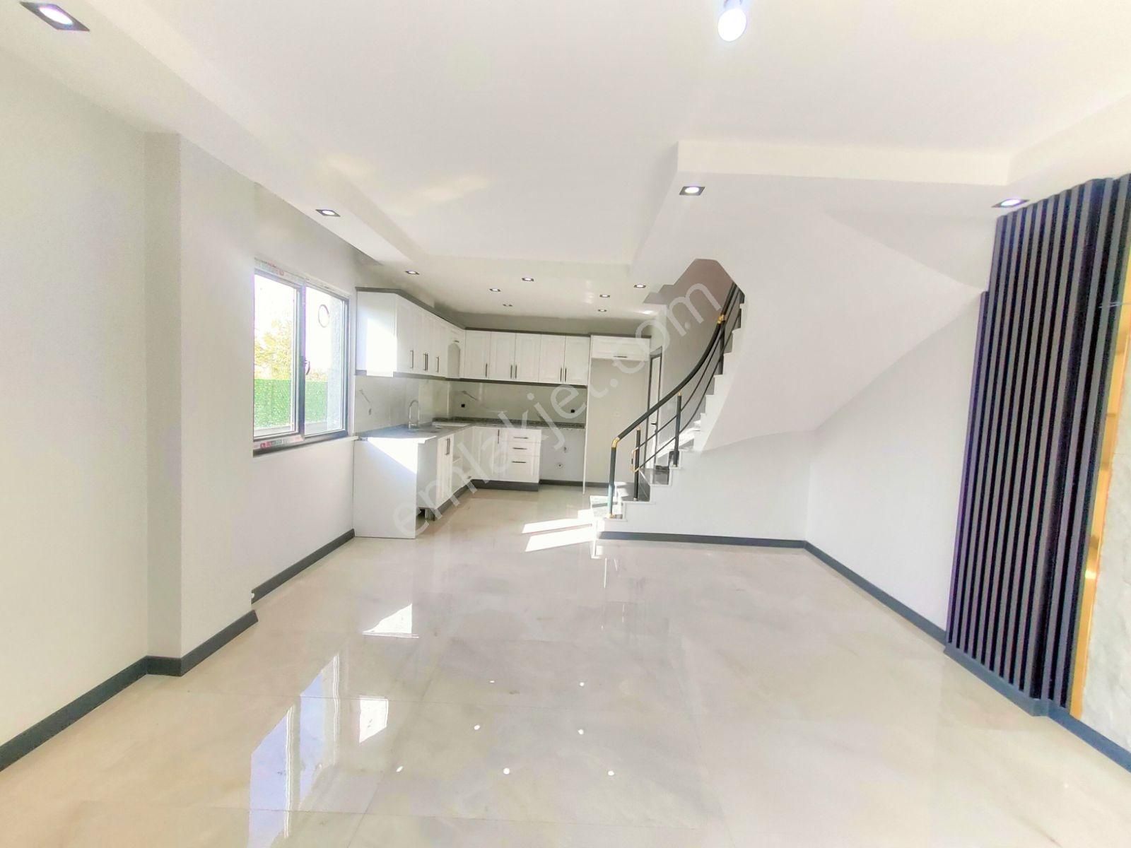 Kartallar'dan Merkezi Konumda Saray Yavrusu 4+1 Villa - Görsel 8