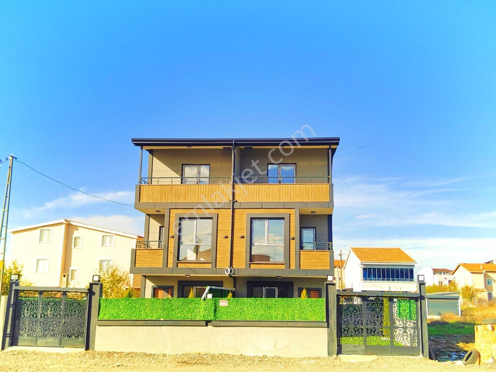 Kartallar'dan Merkezi Konumda Saray Yavrusu 4+1 Villa - Görsel 32