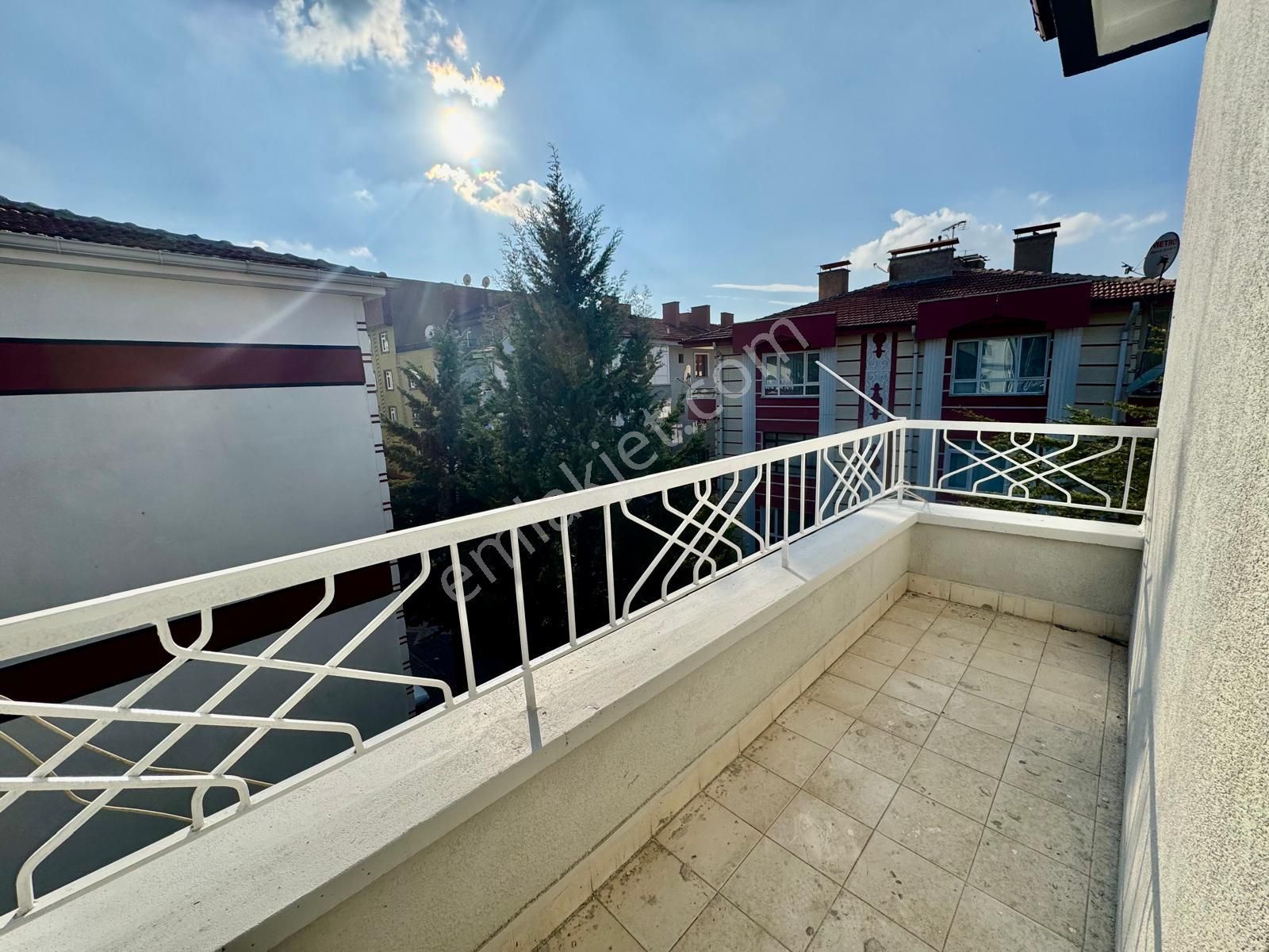 İmir Emlak'tan Bu Fiyat Kaçmaz Merkezde Katta G.cephe 3+1 Daire - Görsel 26