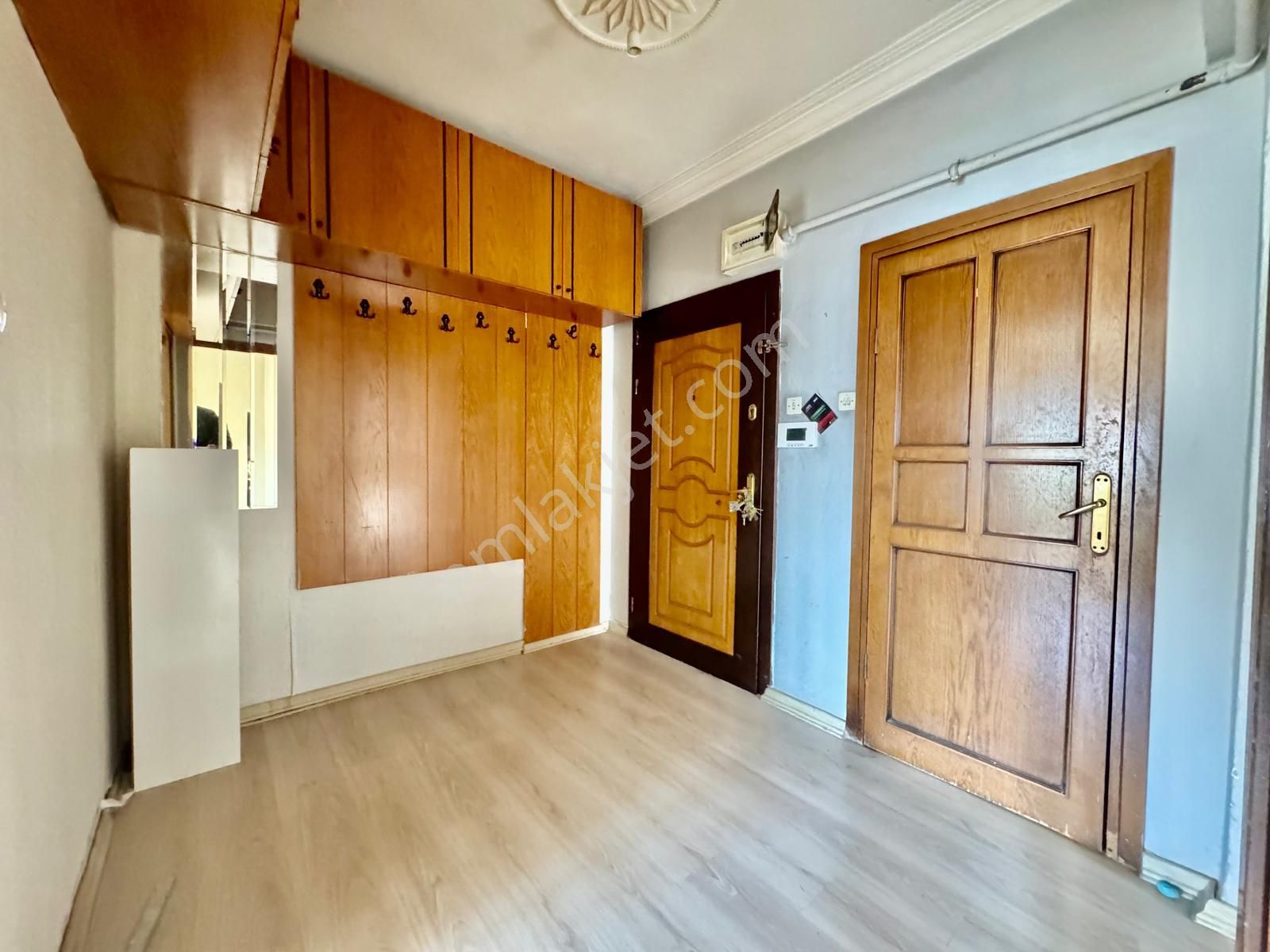 İmir Emlak'tan Bu Fiyat Kaçmaz Merkezde Katta G.cephe 3+1 Daire - Görsel 13