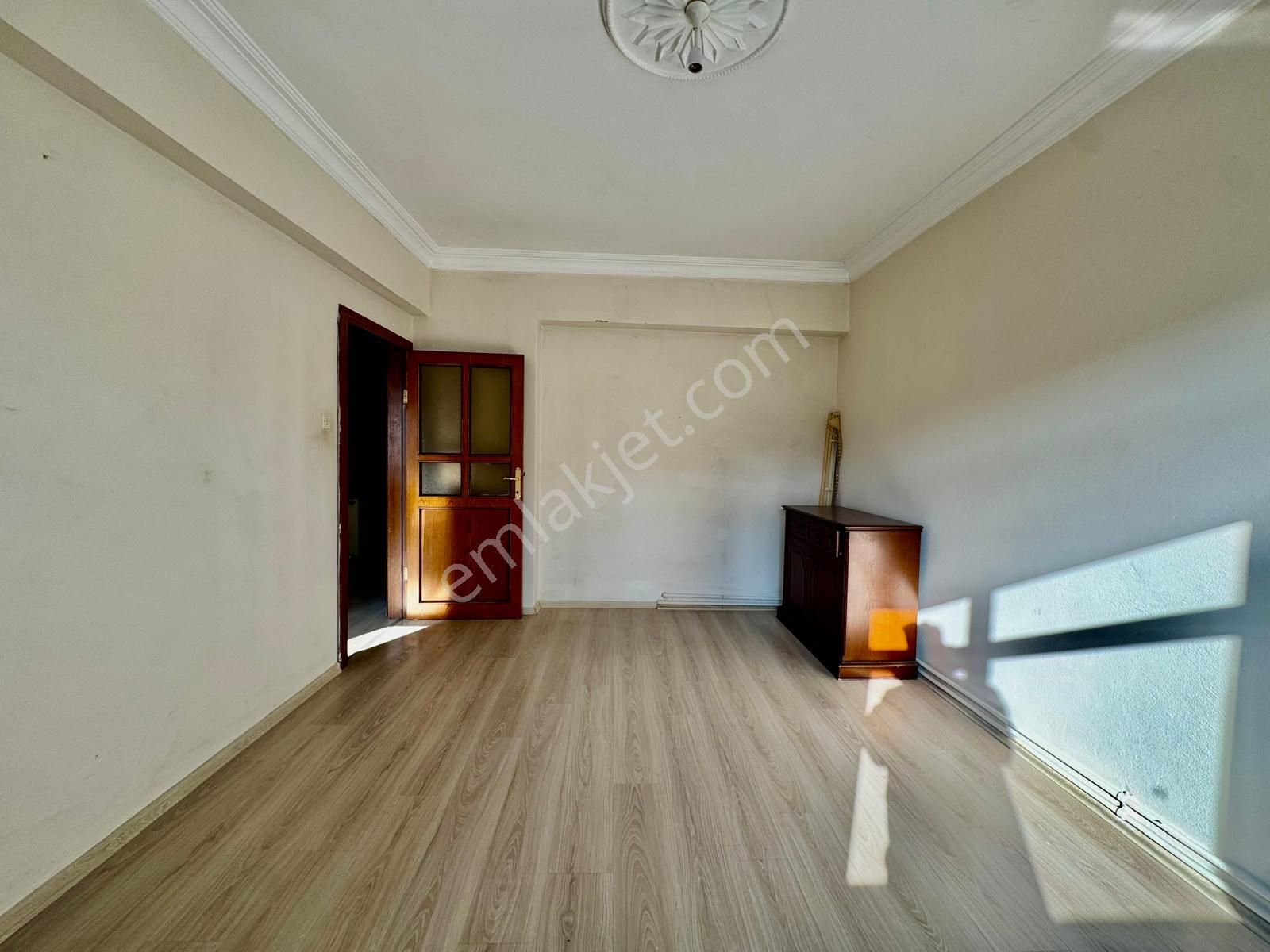 İmir Emlak'tan Bu Fiyat Kaçmaz Merkezde Katta G.cephe 3+1 Daire - Görsel 8