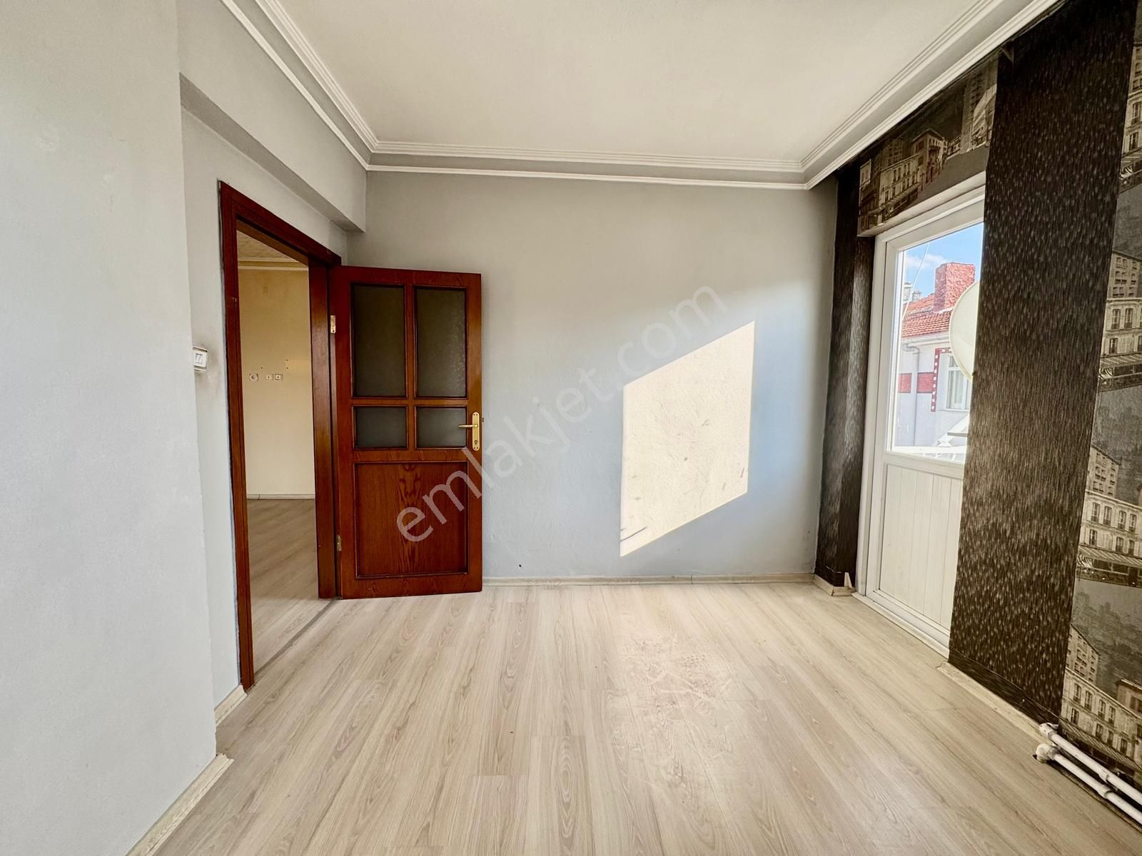 İmir Emlak'tan Bu Fiyat Kaçmaz Merkezde Katta G.cephe 3+1 Daire - Görsel 28