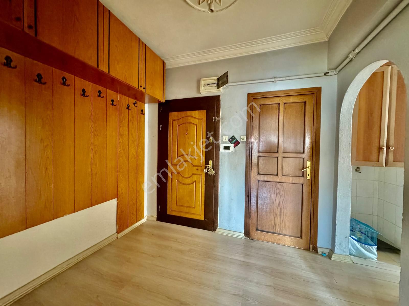 İmir Emlak'tan Bu Fiyat Kaçmaz Merkezde Katta G.cephe 3+1 Daire - Görsel 14