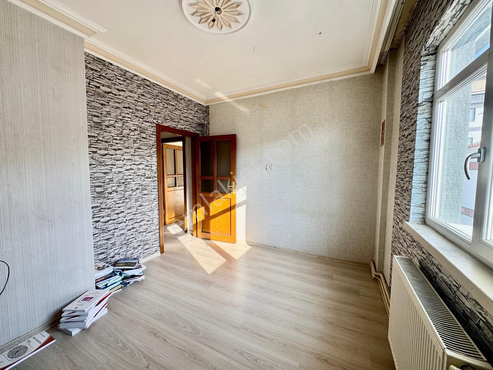 İmir Emlak'tan Bu Fiyat Kaçmaz Merkezde Katta G.cephe 3+1 Daire - Görsel 31