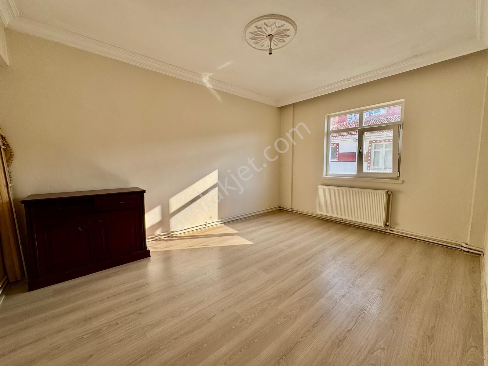 İmir Emlak'tan Bu Fiyat Kaçmaz Merkezde Katta G.cephe 3+1 Daire - Görsel 6