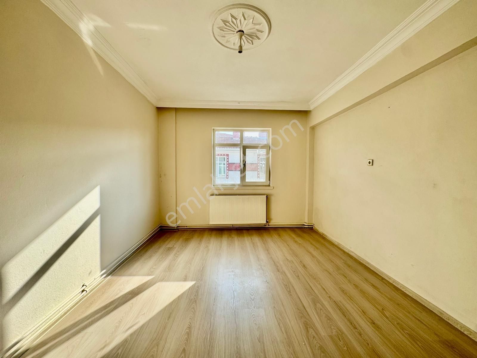 İmir Emlak'tan Bu Fiyat Kaçmaz Merkezde Katta G.cephe 3+1 Daire - Görsel 7