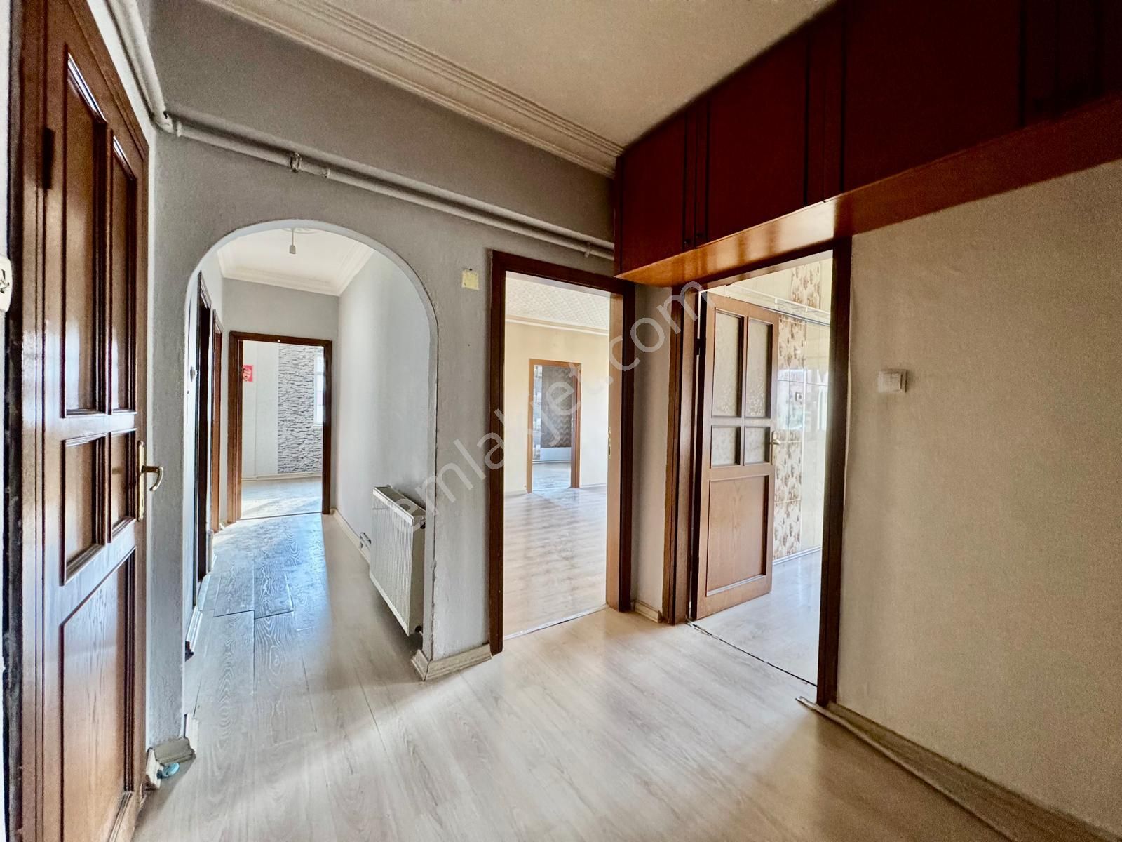 İmir Emlak'tan Bu Fiyat Kaçmaz Merkezde Katta G.cephe 3+1 Daire - Görsel 16