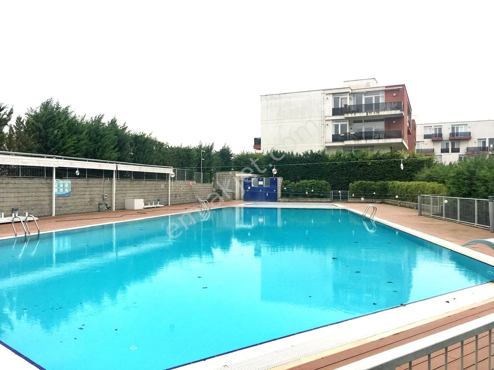 Güzelbiryer Sitesinde Kiralık 3+1 Bahçe Dubleksi - Görsel 29