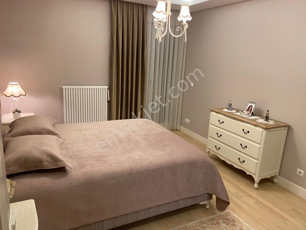 Güzelbiryer Sitesinde Kiralık 3+1 Bahçe Dubleksi - Görsel 26