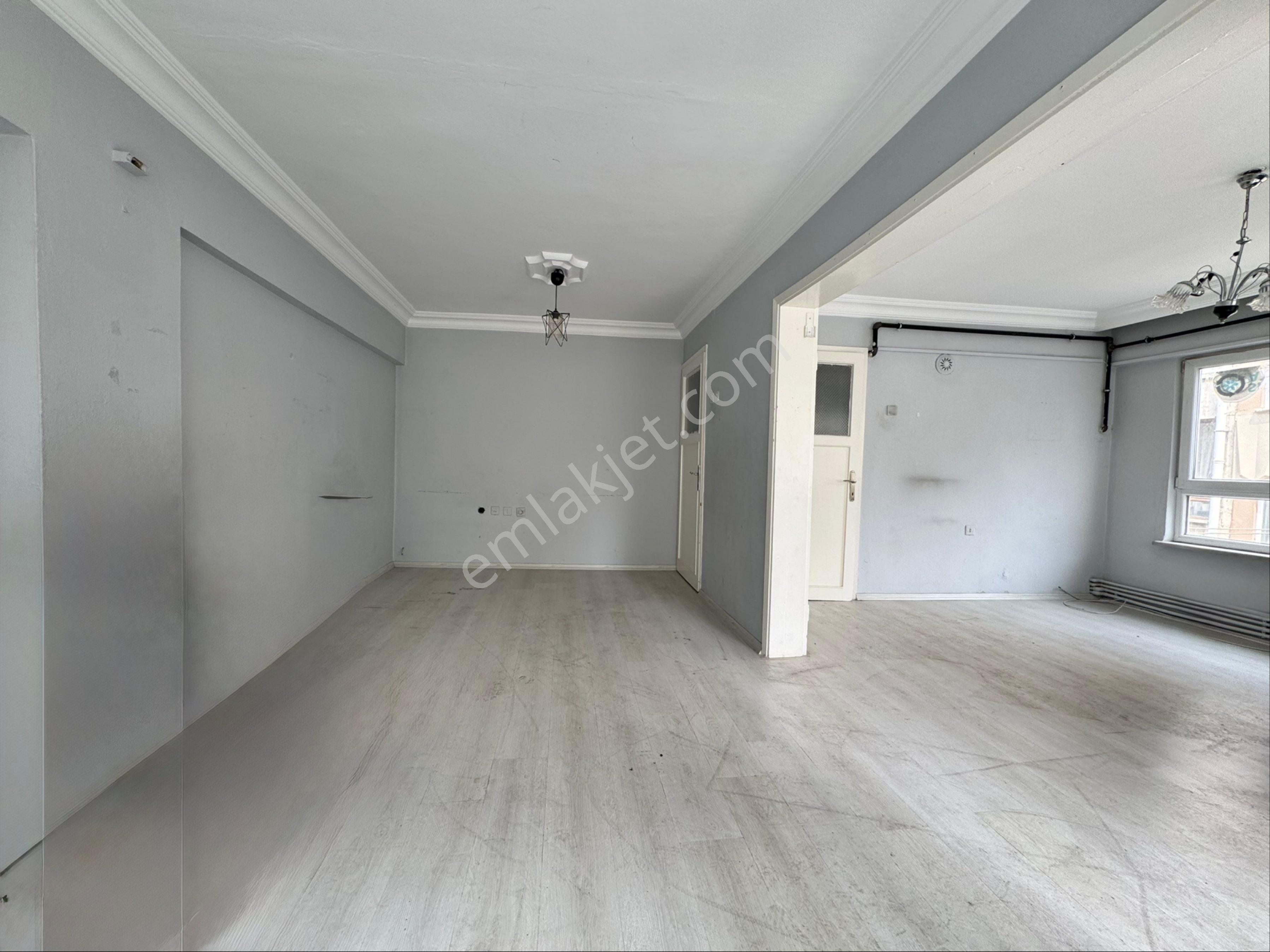 Hamide Akyüz' Den İpekçilik Caddesi Üzerinde 3+1 Satılık Daire - Görsel 9