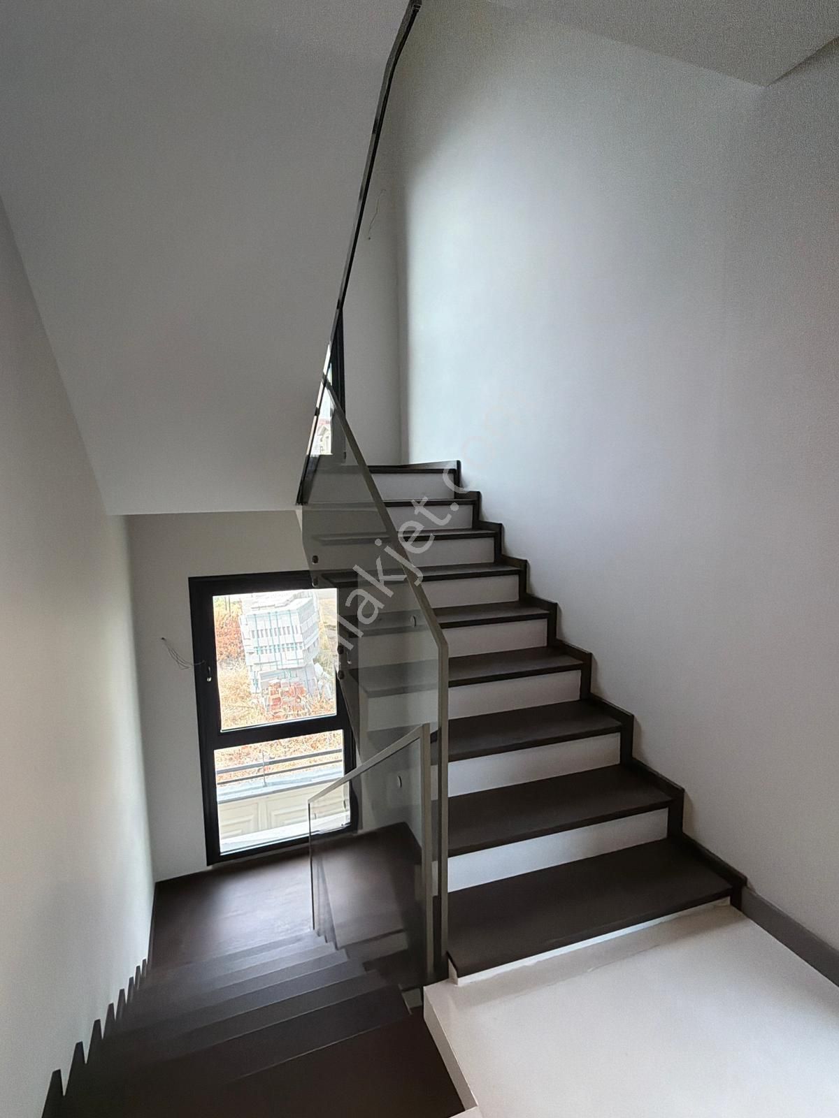 Sarıçam Çınarlı'da Deprem Projeli Radye Temelli İskanlı Akıllı Ev Teknoloji Sistemli Triplex Villa - Görsel 6