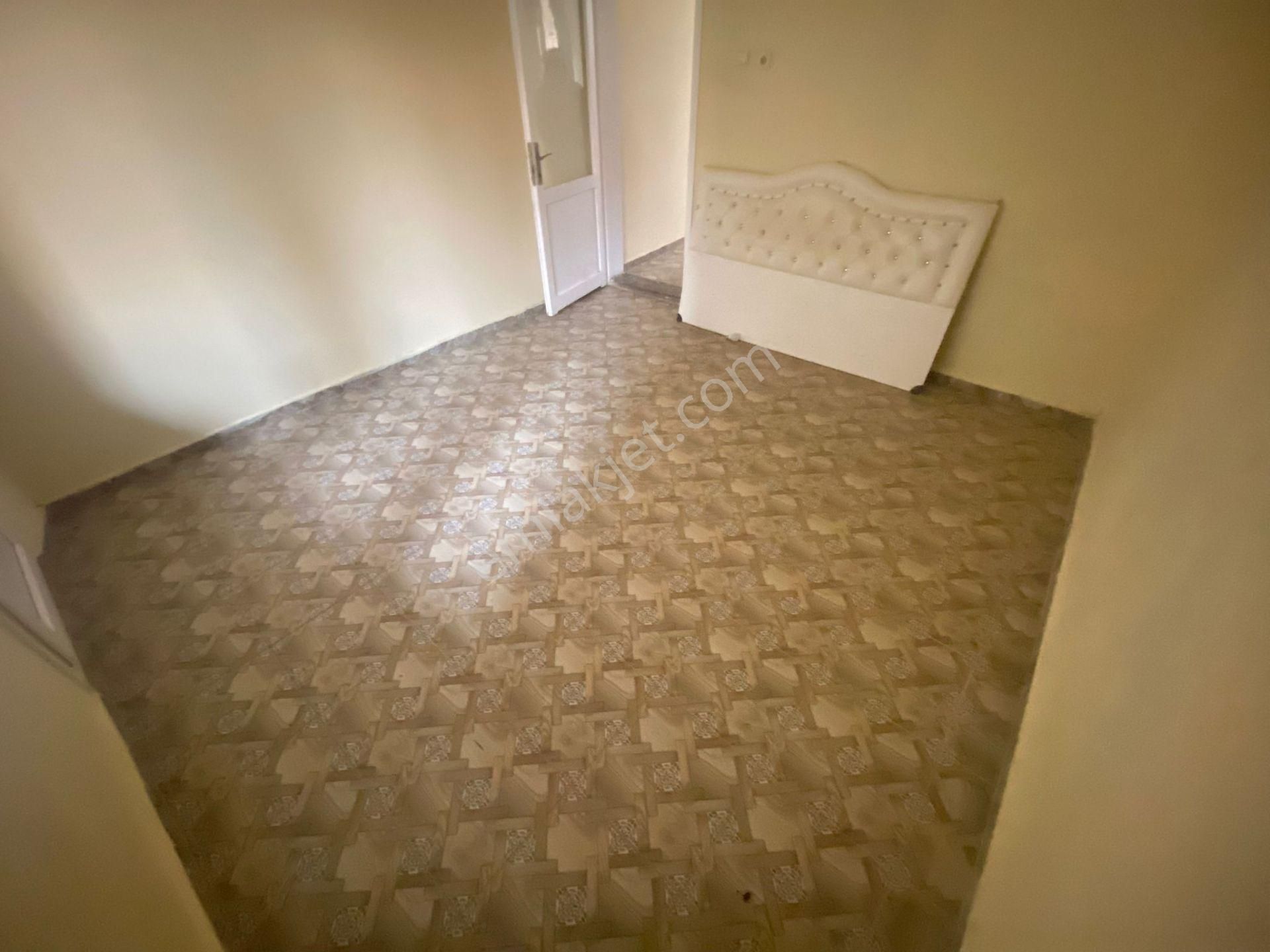 Buca Çamlık Mah.de 2+1 70m2 Giriş Kat Klasik Kiralık Daire - Görsel 5