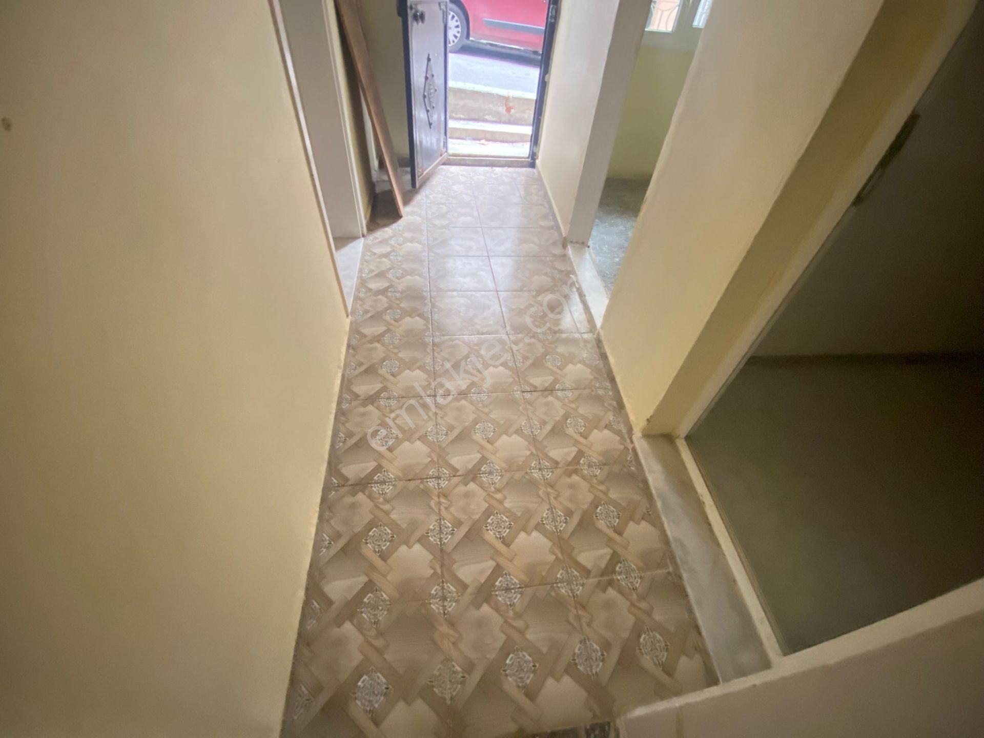 Buca Çamlık Mah.de 2+1 70m2 Giriş Kat Klasik Kiralık Daire - Görsel 12