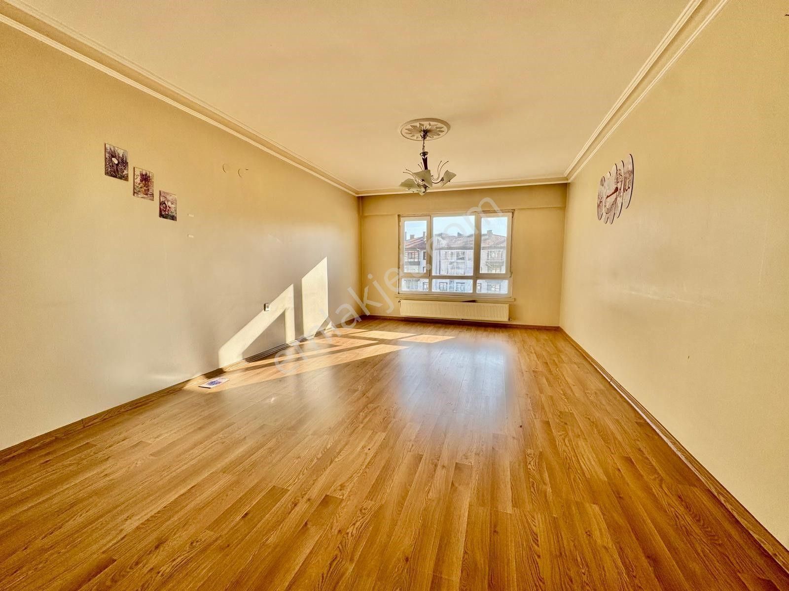 İmir Emlak'tan Hicret Cami Yakını Katta Güney 3+1 Yapılı Daire - Görsel 8