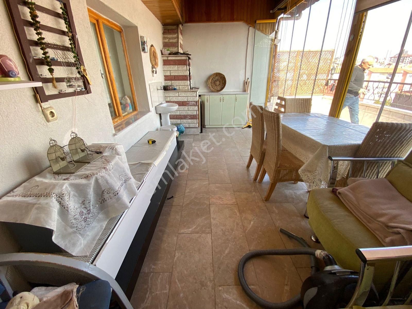 Bağlarbaşı Mah Ana Cadde Yakını 4+2 Teras Balkonlu Daire! - Görsel 20