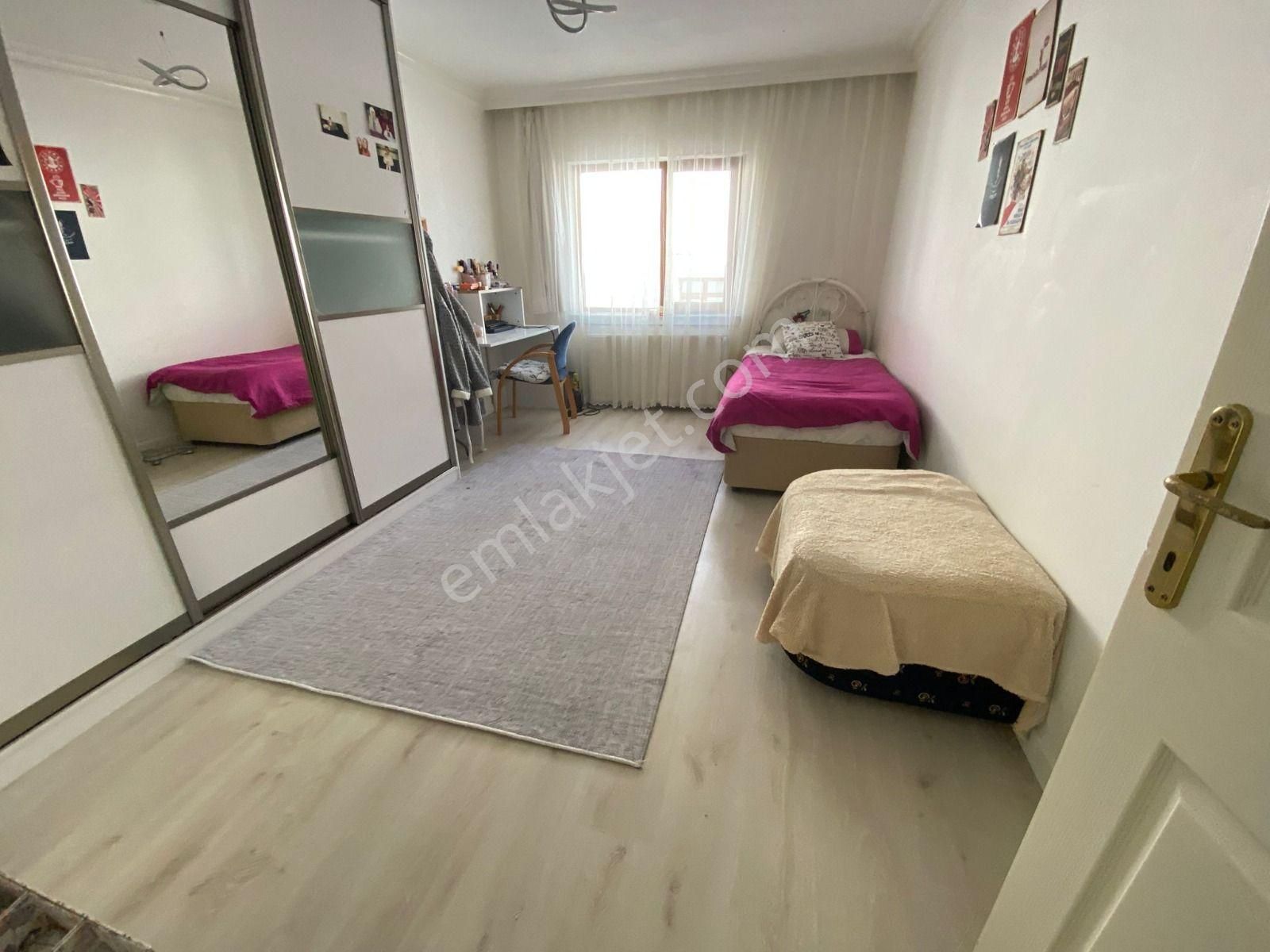 Bağlarbaşı Mah Ana Cadde Yakını 4+2 Teras Balkonlu Daire! - Görsel 17