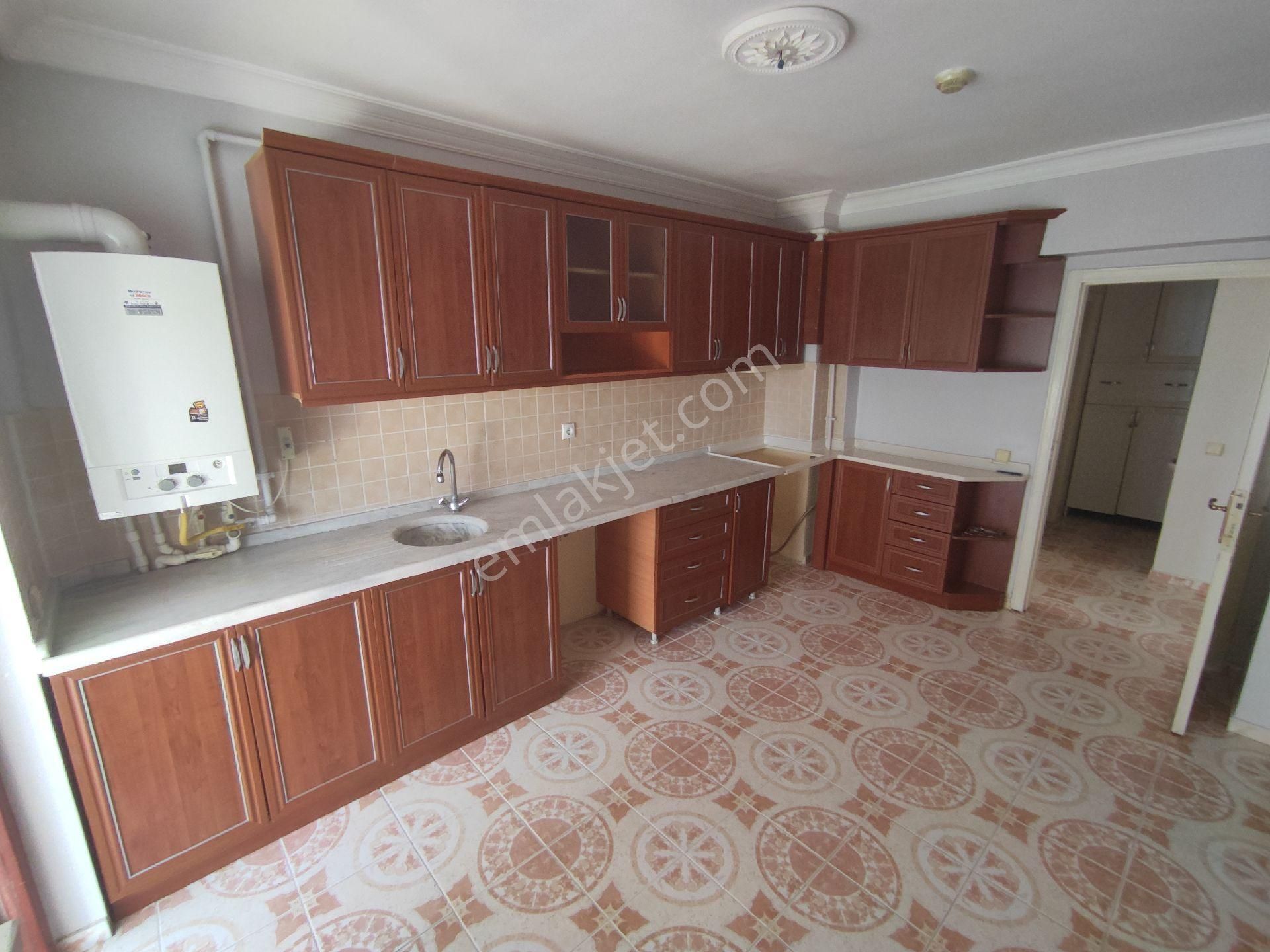 Karapürçekte 3+1 Kiralık Site İçerisinde Ön Cephe Salı Pazarı Yakını Daire - Görsel 5