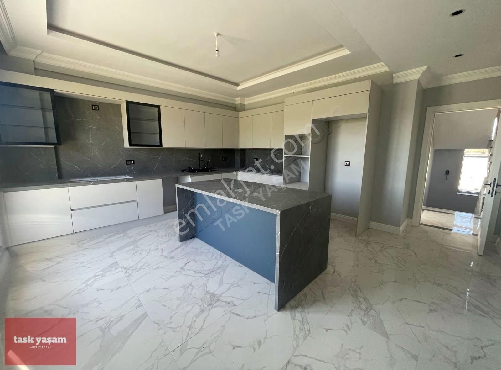 Tuzla Tepeören'de Doğa İle İç İçe Modern Lüks 8+2 Kiralık Villa - Görsel 21