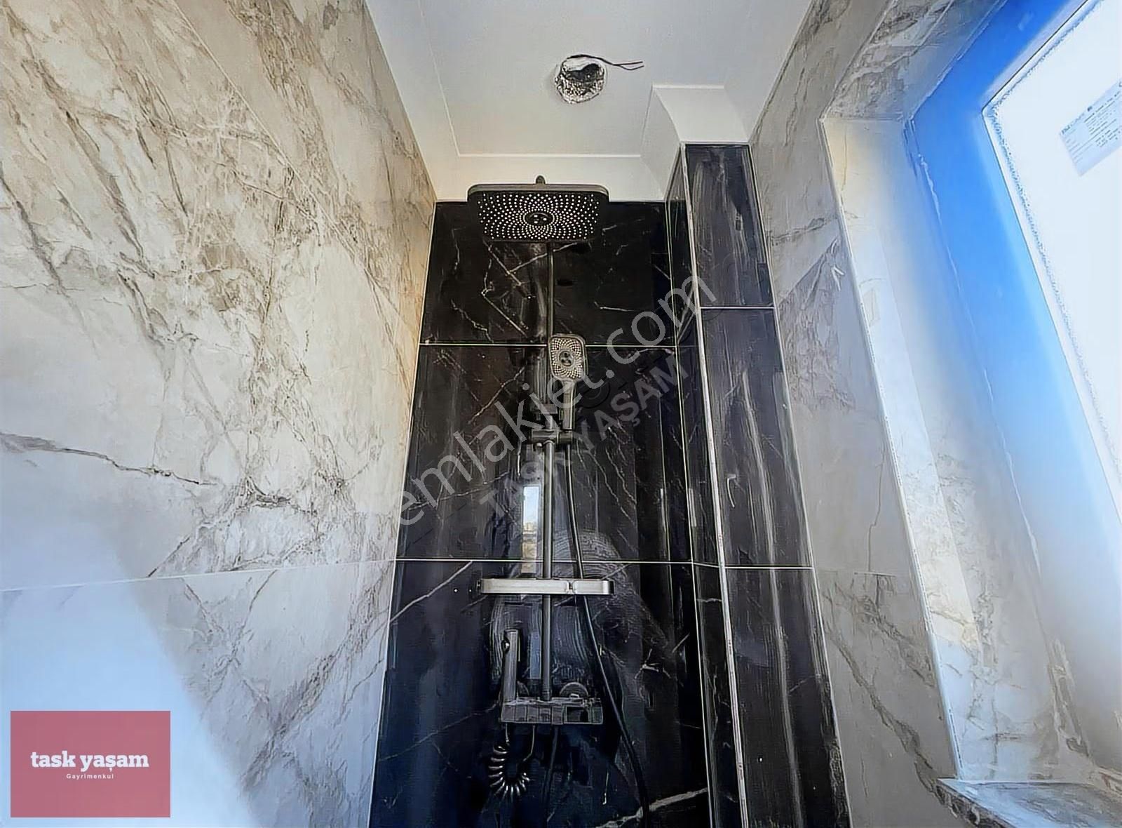 Tuzla Tepeören'de Doğa İle İç İçe Modern Lüks 8+2 Kiralık Villa - Görsel 35