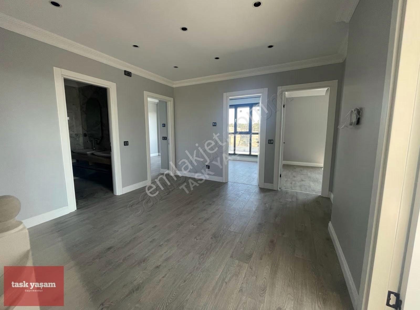 Tuzla Tepeören'de Doğa İle İç İçe Modern Lüks 8+2 Kiralık Villa - Görsel 2