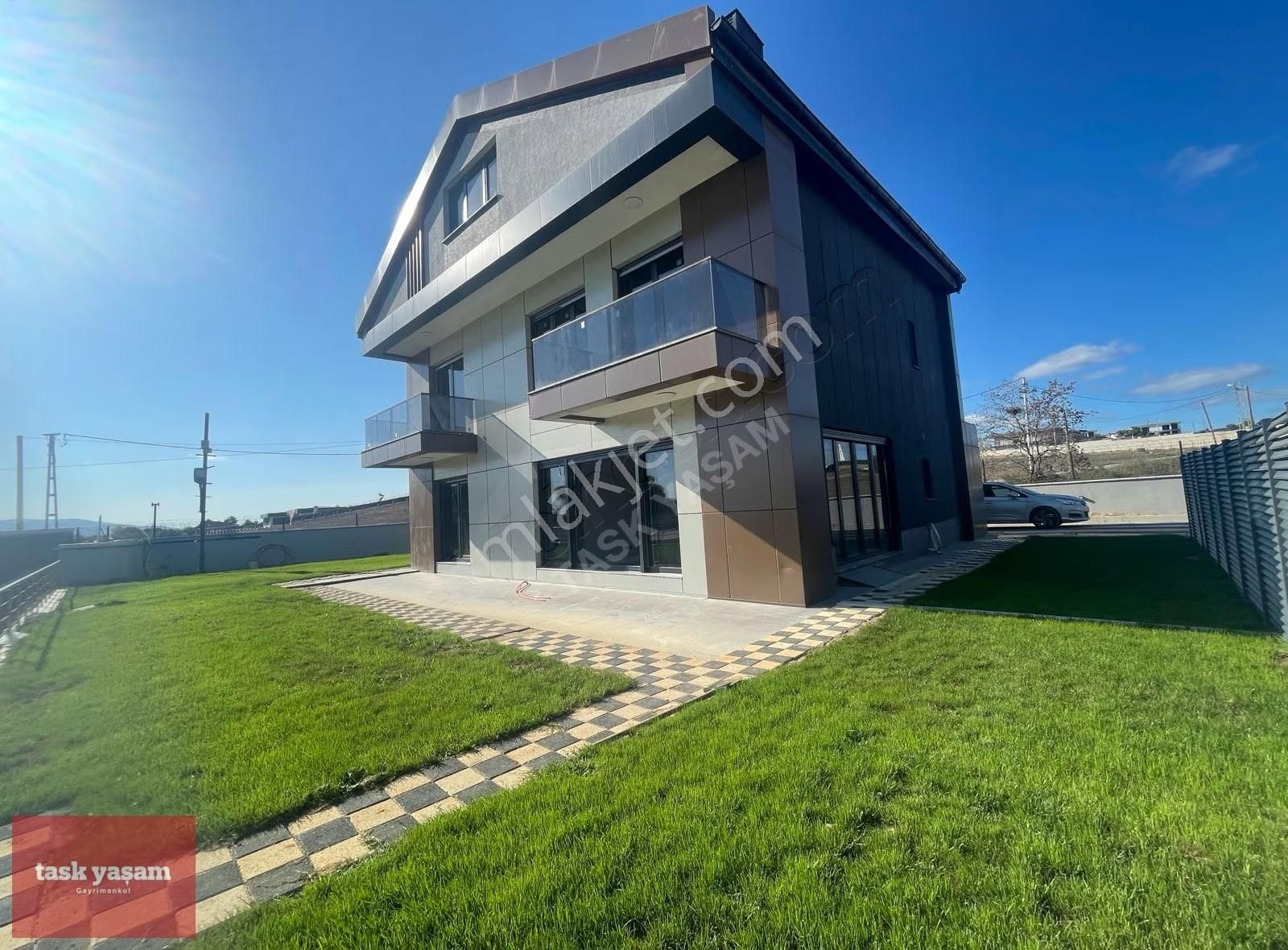 Tuzla Tepeören'de Doğa İle İç İçe Modern Lüks 8+2 Satılık Villa - Görsel 17