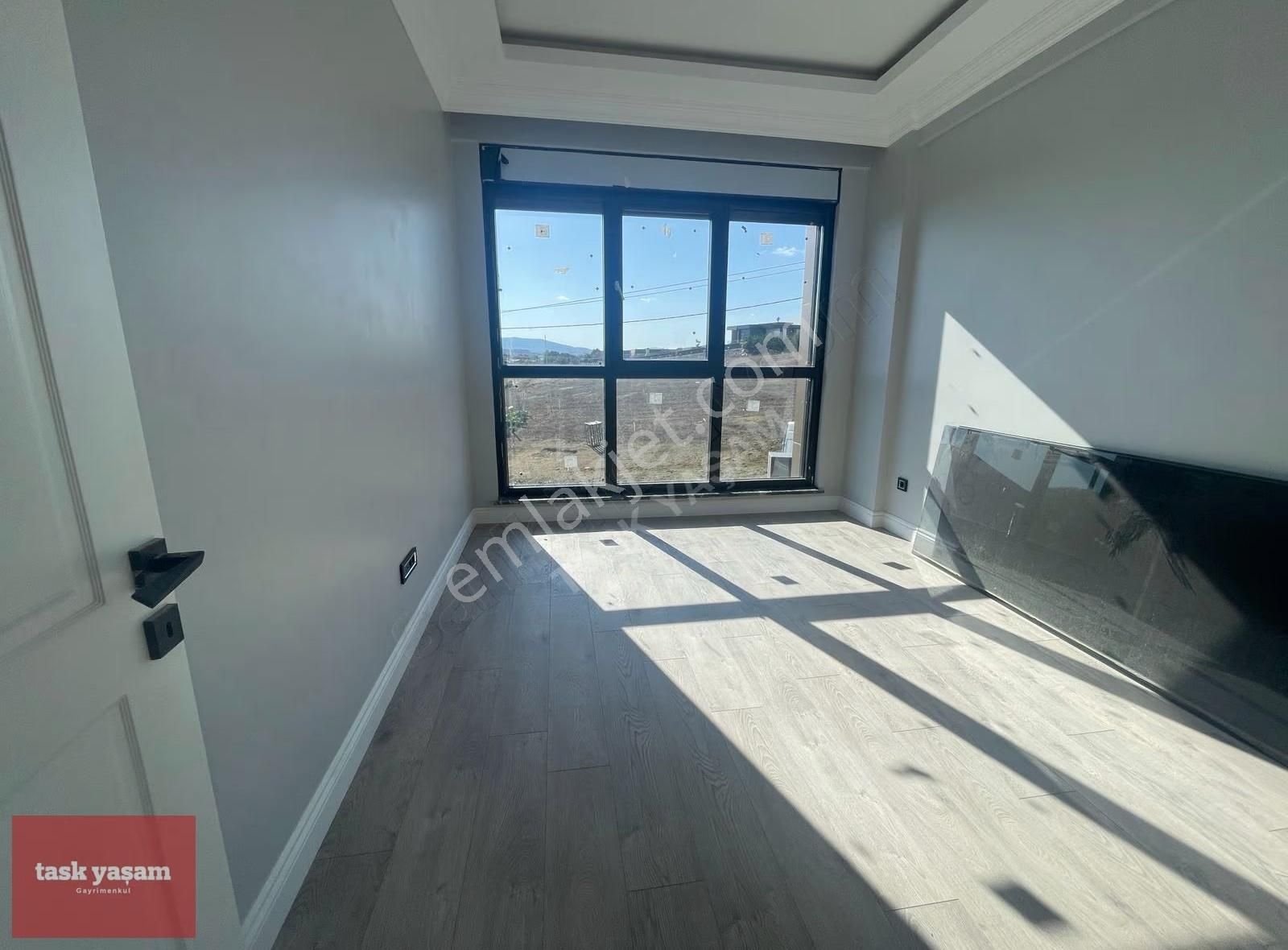 Tuzla Tepeören'de Doğa İle İç İçe Modern Lüks 8+2 Satılık Villa - Görsel 24