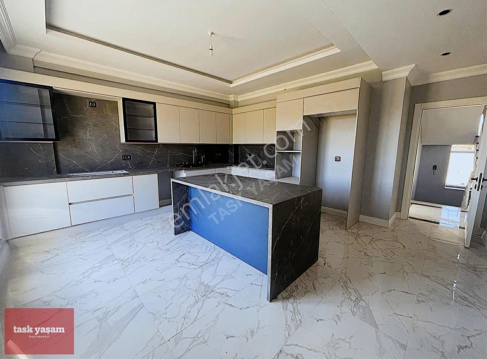 Tuzla Tepeören'de Doğa İle İç İçe Modern Lüks 8+2 Satılık Villa - Görsel 20