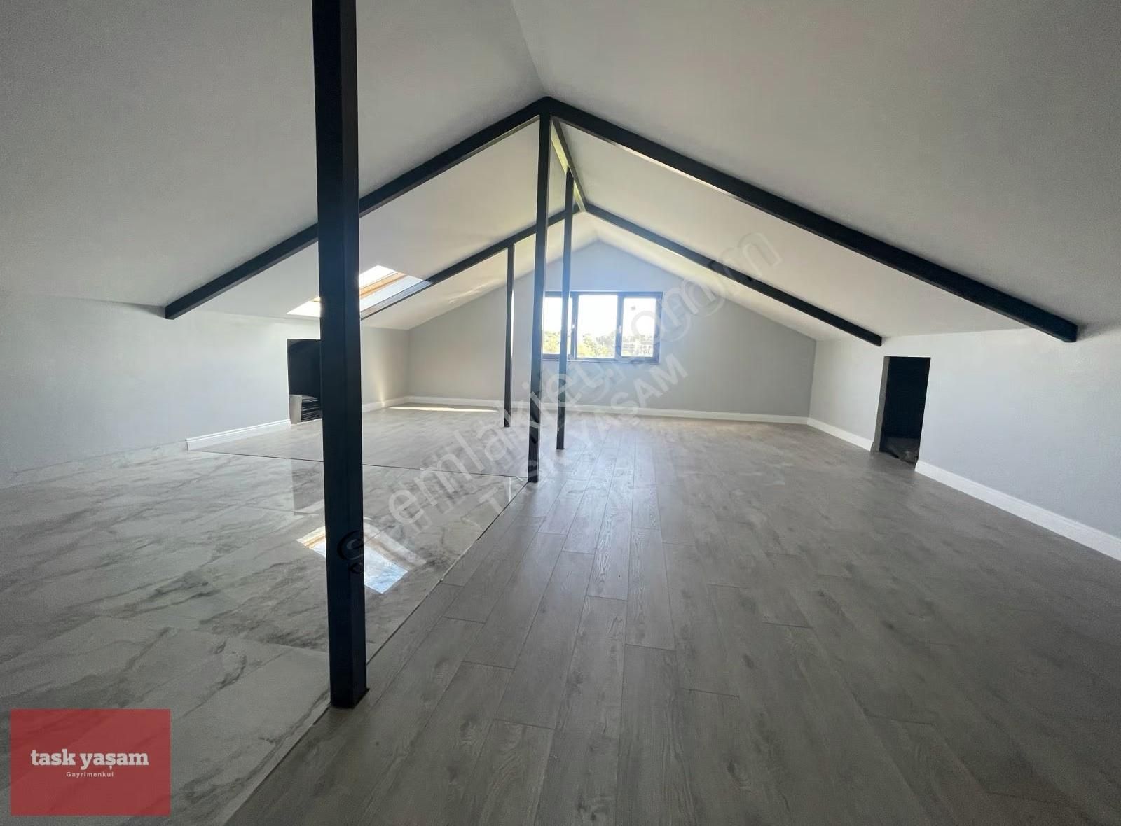 Tuzla Tepeören'de Doğa İle İç İçe Modern Lüks 8+2 Satılık Villa - Görsel 18