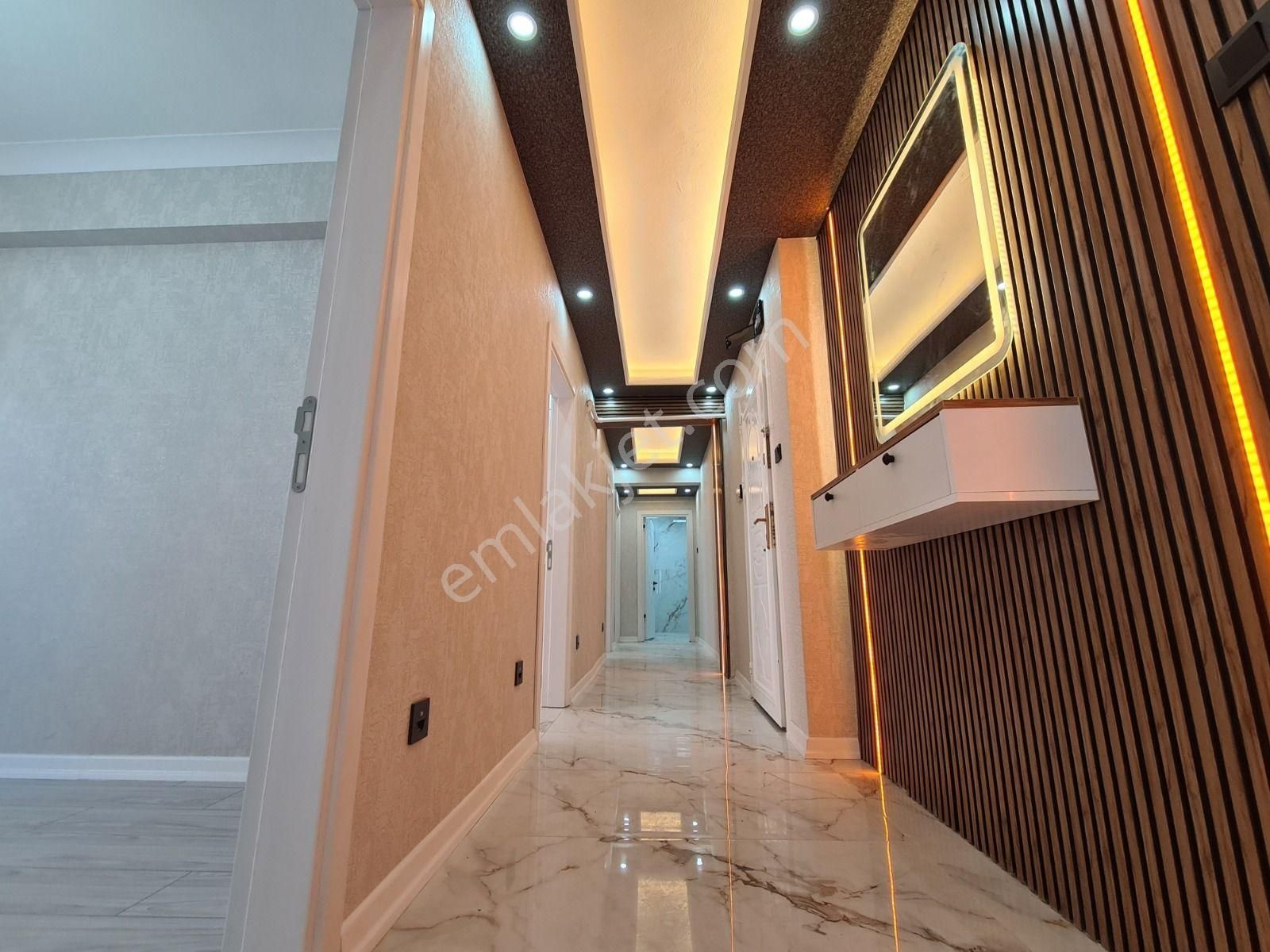 Ayvalı Merkez Süleymaniye Cd. Paraleli Arakatta Lux Yapılı 3+1