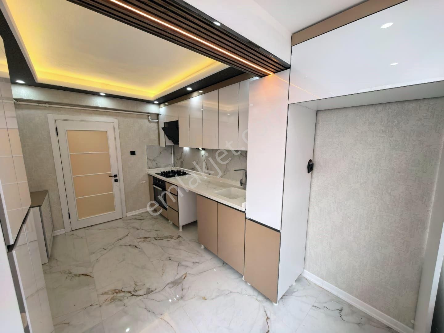 Ayvalı Merkez Süleymaniye Cd. Paraleli Arakatta Lux Yapılı 3+1 - Görsel 11