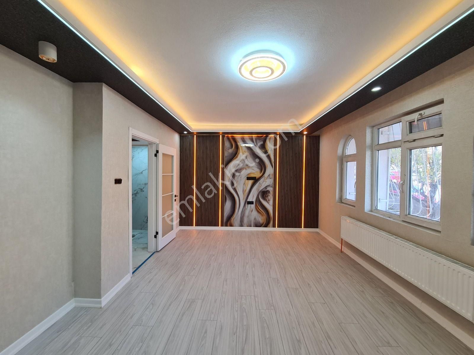 Ayvalı Merkez Süleymaniye Cd. Paraleli Arakatta Lux Yapılı 3+1 - Görsel 2