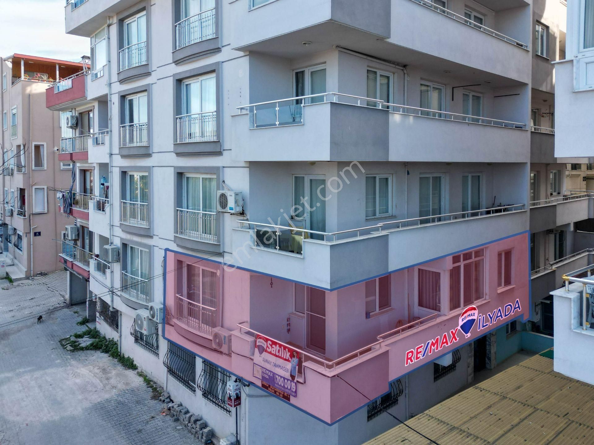 Dikili'de Satılık Kapalı Otoparklı 2+1 Daire.