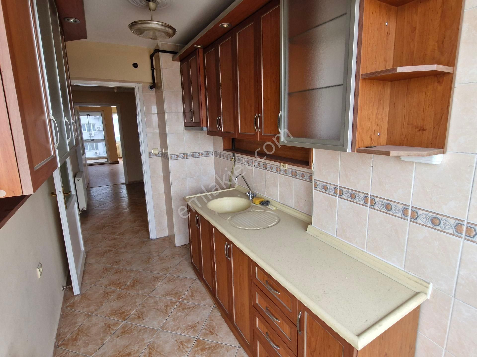 İnönü Caddesi Üzerinde Deniz Manzaralı Bakımlı Arakat - Görsel 12