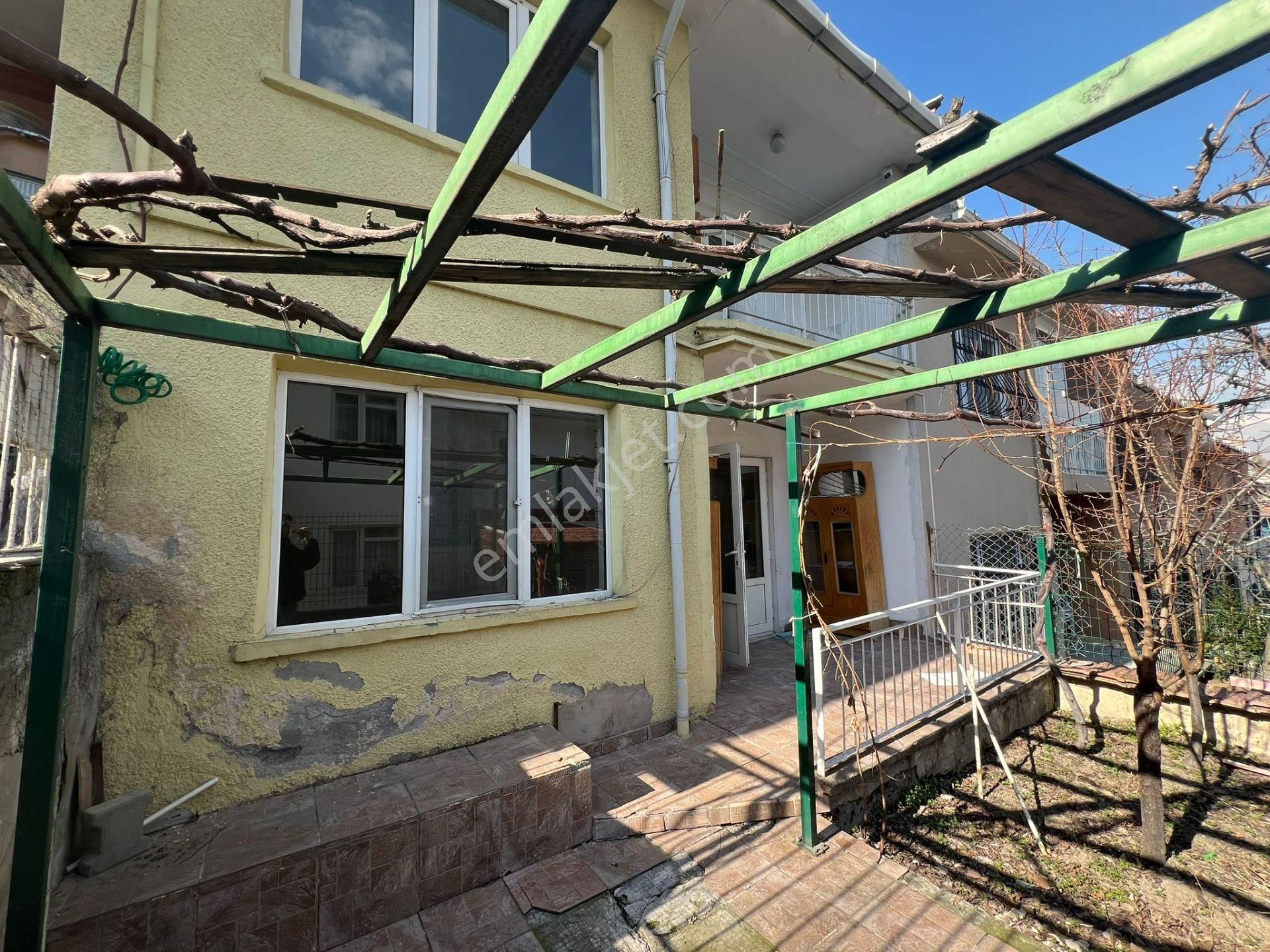 Atanora Vadi'den Hülyakent Sitesinde Bitişik Nizam Kelepir 3+1 Dubleks Villa - Görsel 11