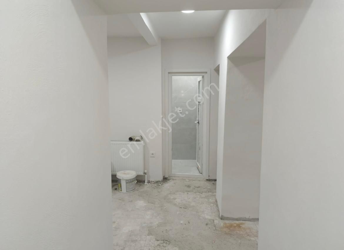 Zeynep Kamilde Caddeye Çok Yakın Komle Tadilatlı 2+1 Bahçe Katı - Görsel 11