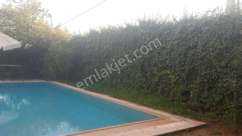 Mudanya Bademli'de Satılık 11+1 Özel Havuzlu Villa