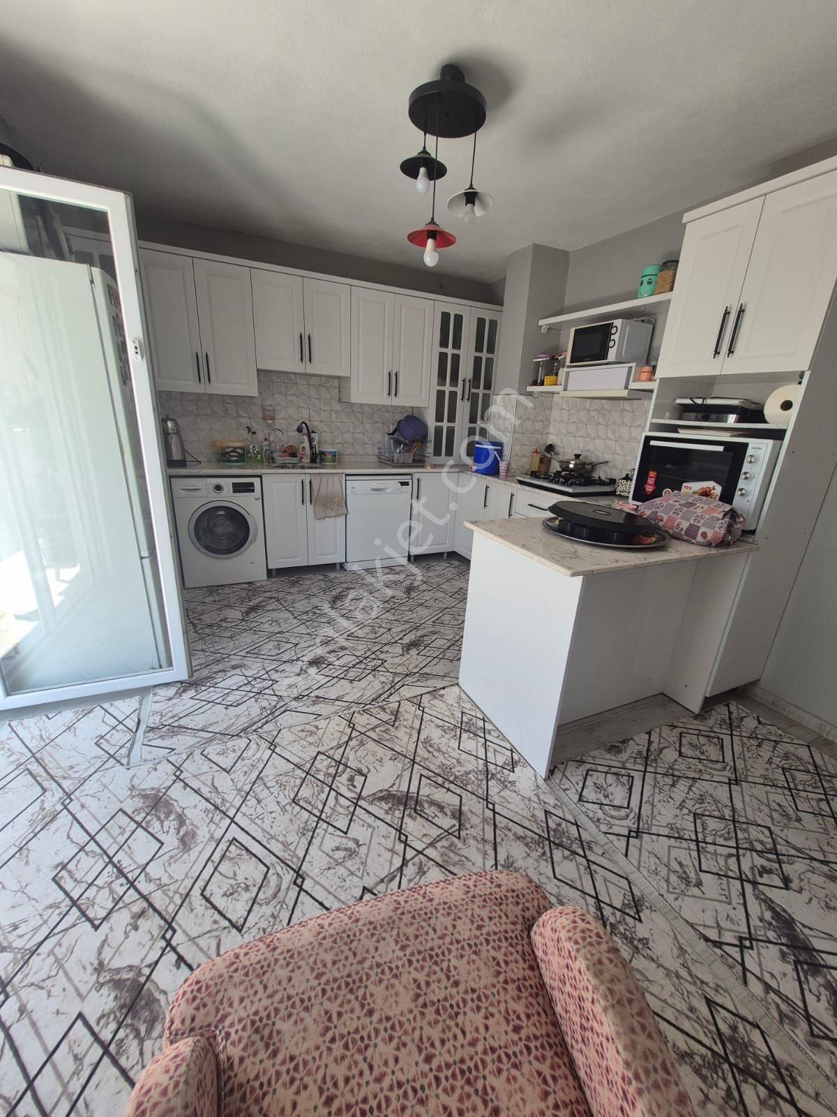 Yuregir Ulubatlida 2 Katli Mustakil 4 Yillik Satliktir - Görsel 13