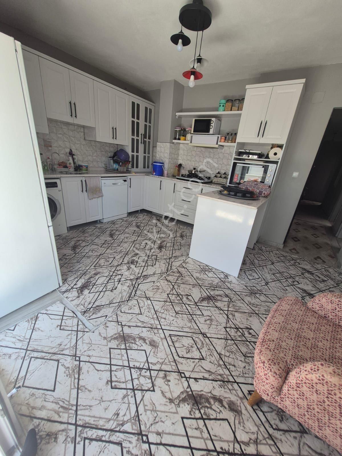 Yuregir Ulubatlida 2 Katli Mustakil 4 Yillik Satliktir - Görsel 11