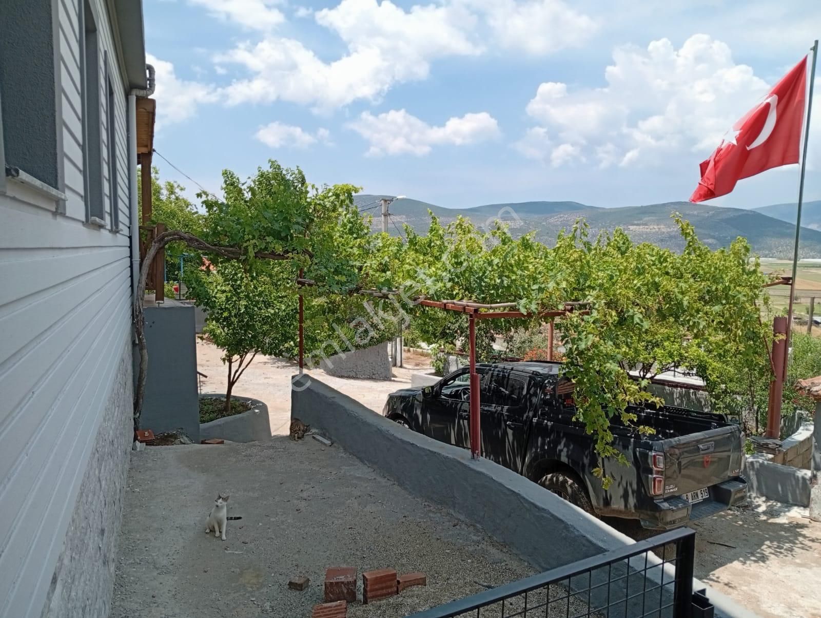 Milas Merkezde Satılık 3 Katlı Müstakil Ev - Görsel 5