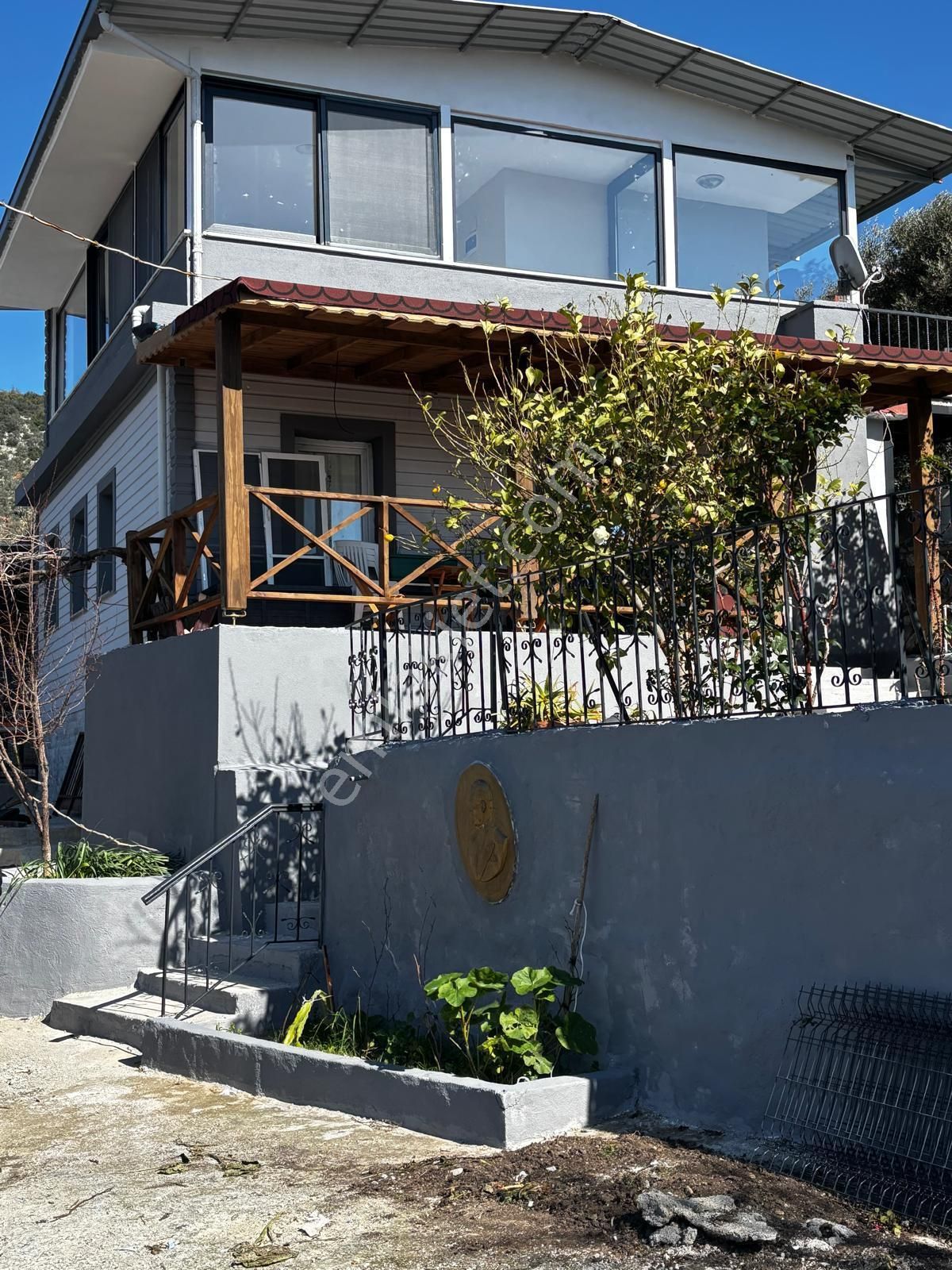 Milas Merkezde Satılık 3 Katlı Müstakil Ev - Görsel 6