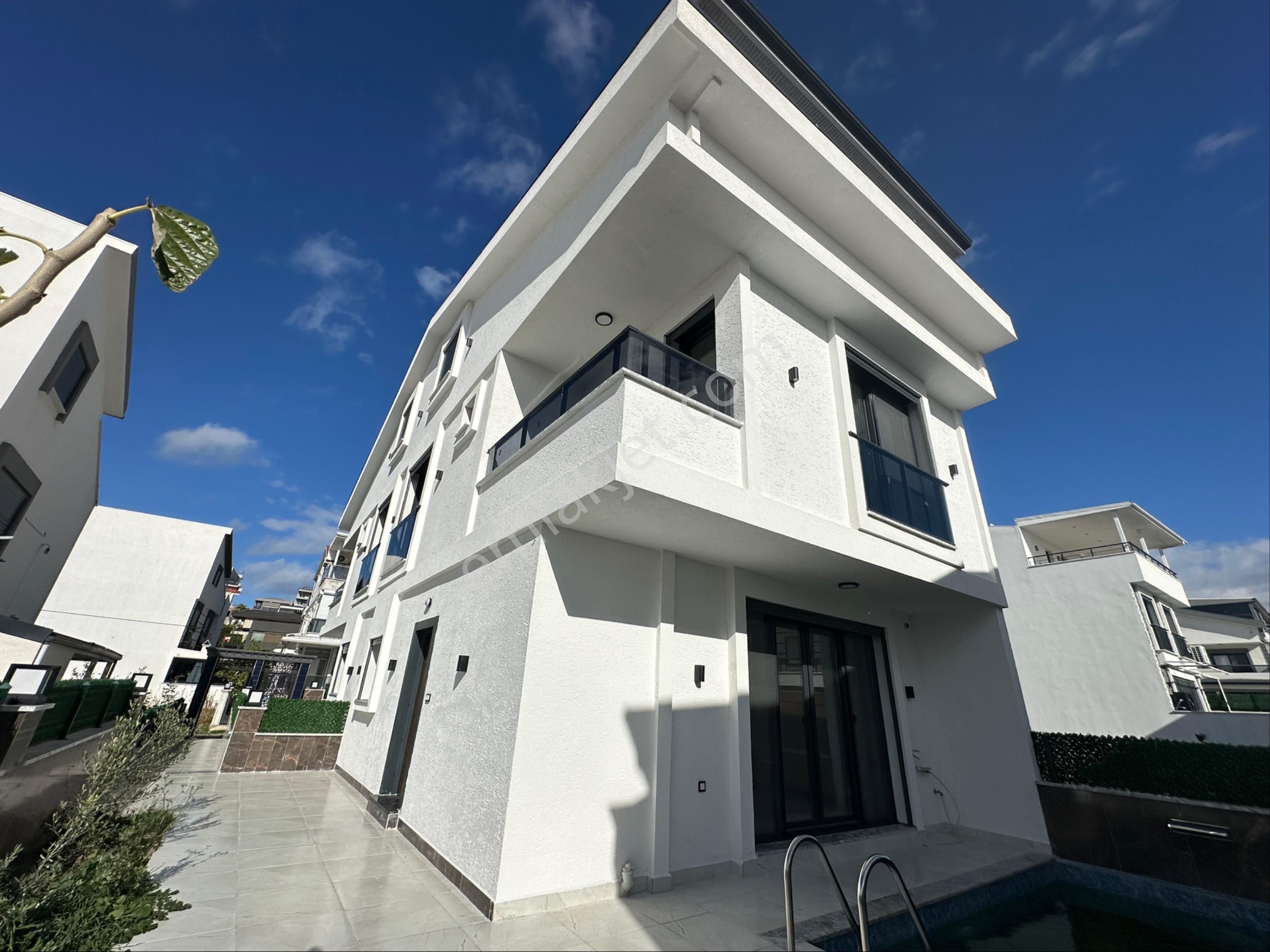 Didim Efelerde Müstakil Havuzlu 3+1 Teraslı Lüks Villa - Görsel 6