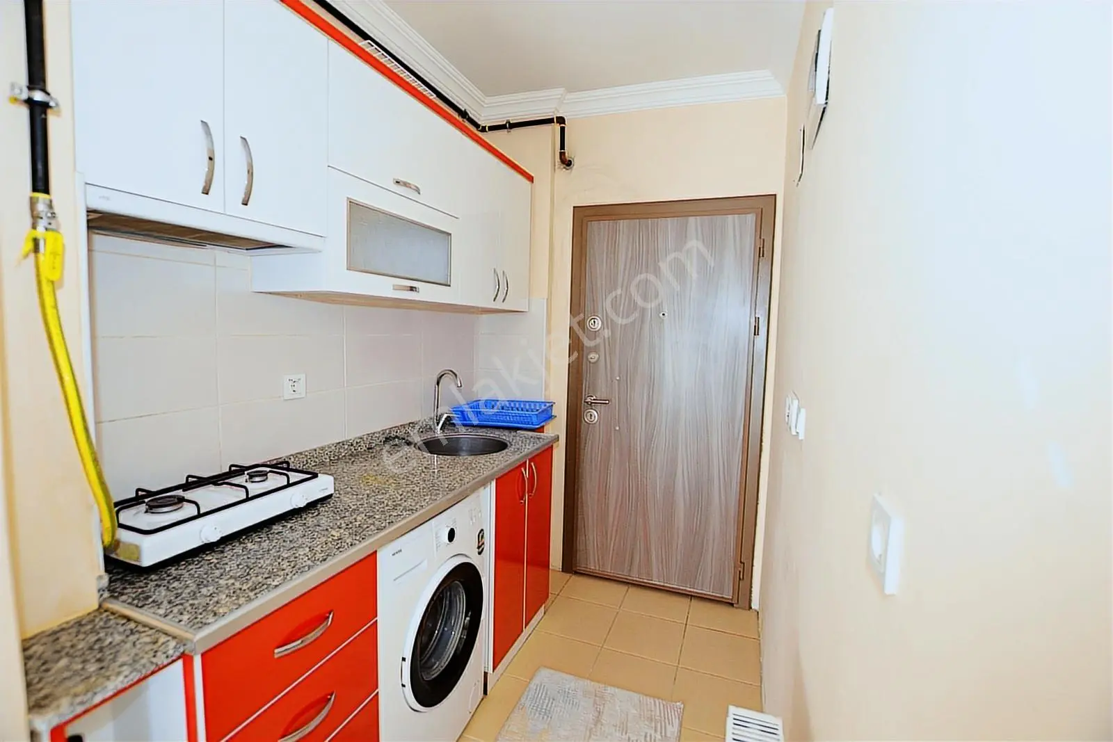 Burdur Ak Emlak'tan - Emek Mahallesinde Kiracılı 1+1 Daire
