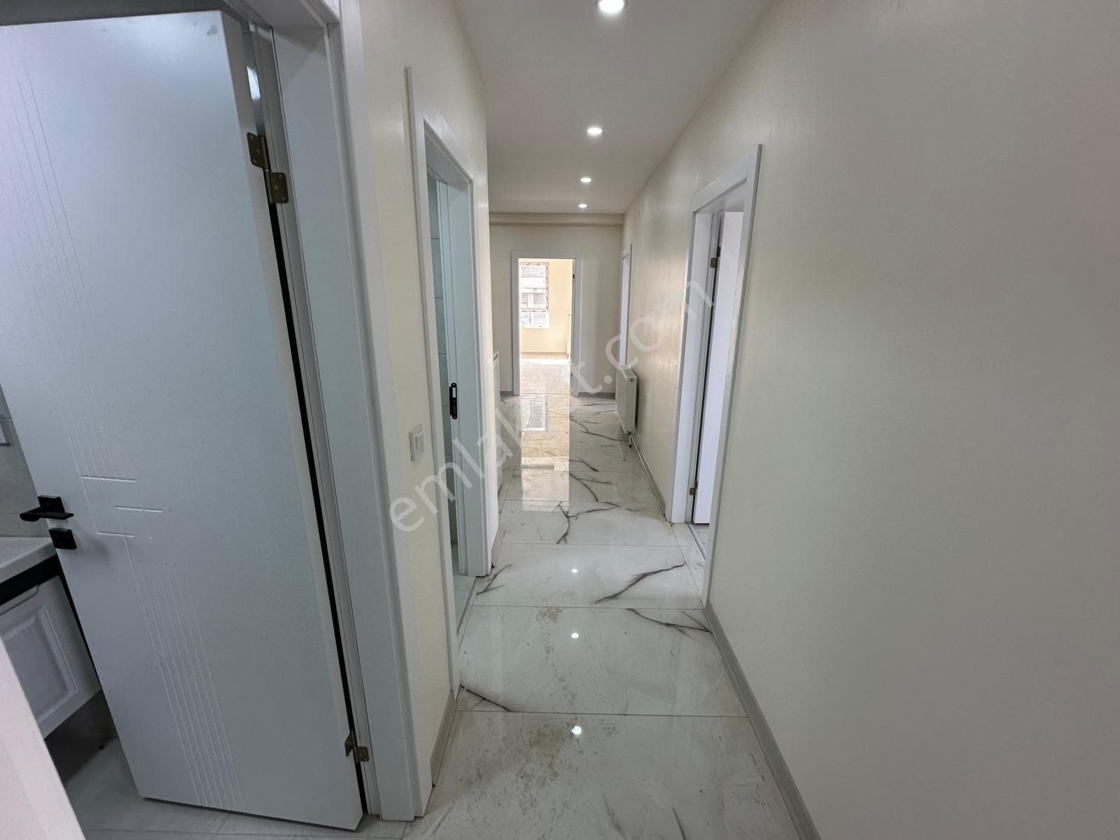 Fevzi Çakmak Mh.de 3+1 Girişte Amerikan Mutfaklı Satılık Yapılı Daire - Görsel 24