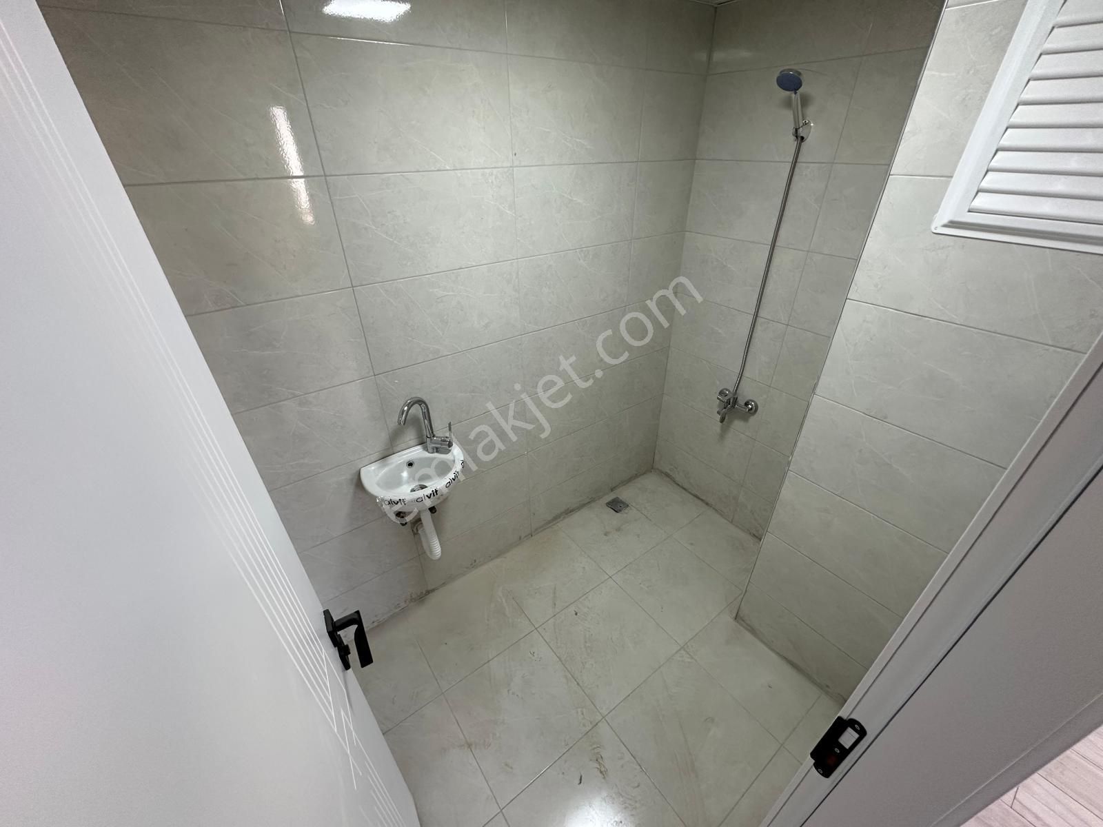 Fevzi Çakmak Mh.de 3+1 Girişte Amerikan Mutfaklı Satılık Yapılı Daire - Görsel 14